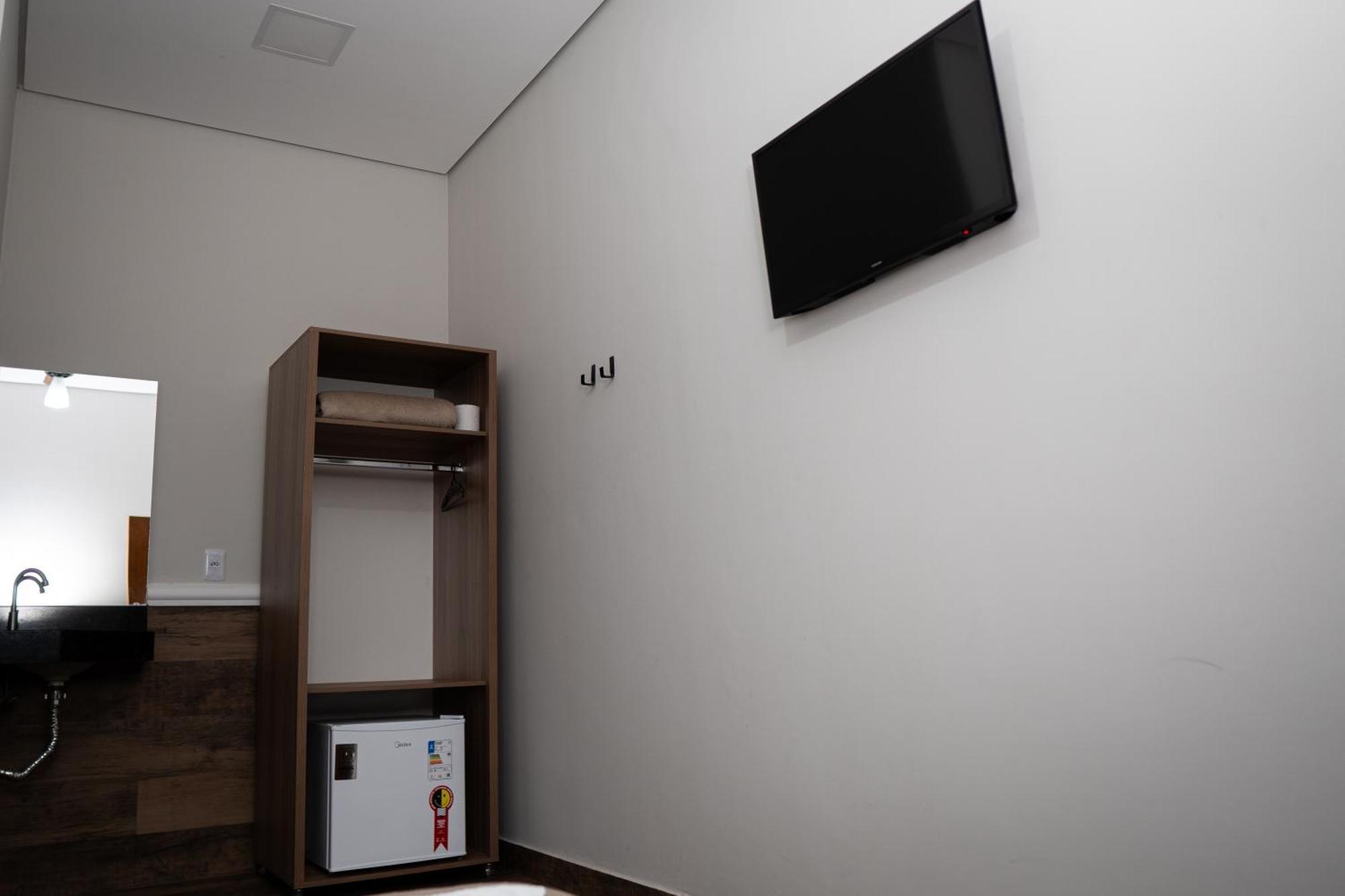 Hotel Nixon Proximo, Rodoviaria, Prefeitura E A Matriz Central Itai  ภายนอก รูปภาพ