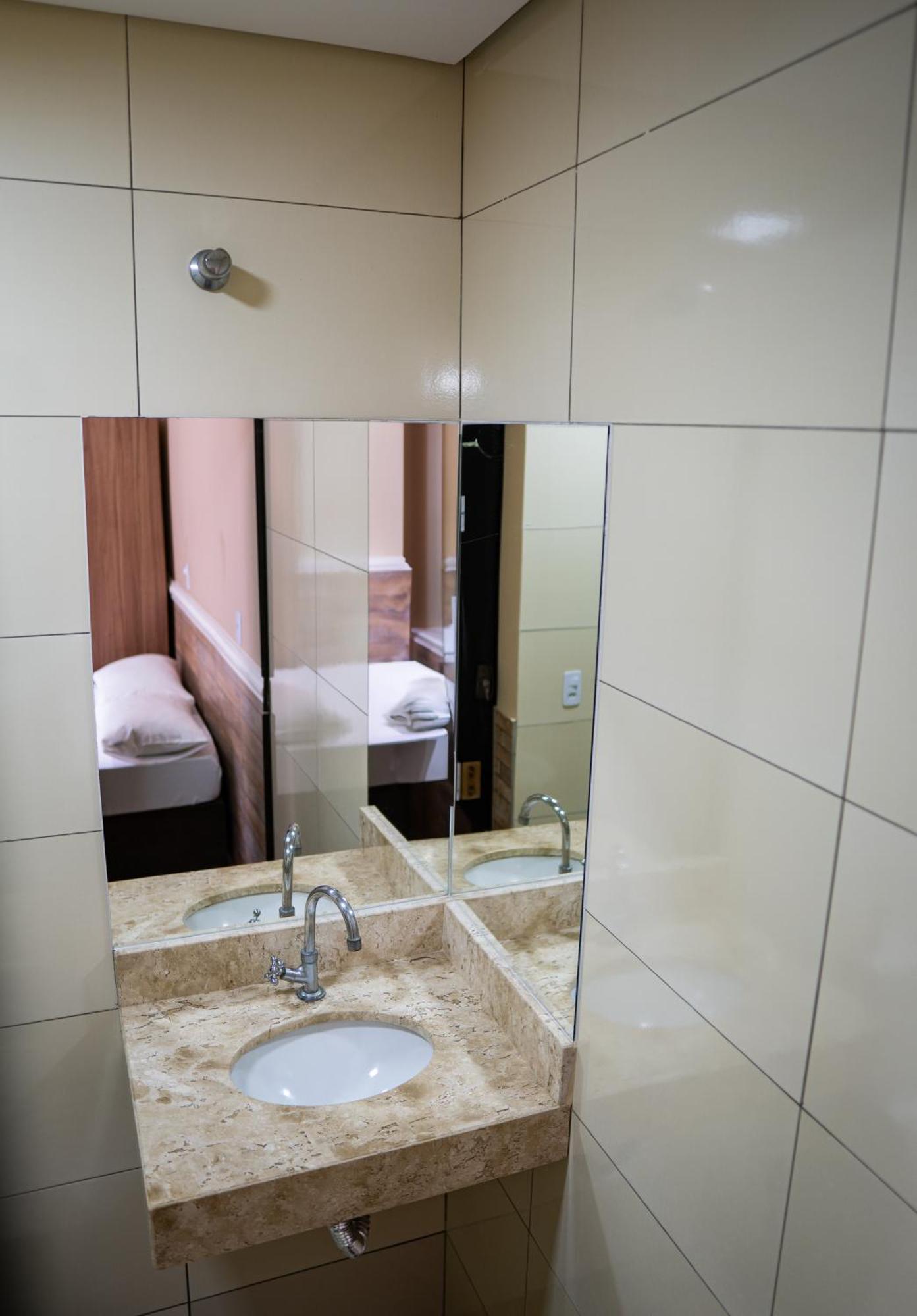 Hotel Nixon Proximo, Rodoviaria, Prefeitura E A Matriz Central Itai  ภายนอก รูปภาพ