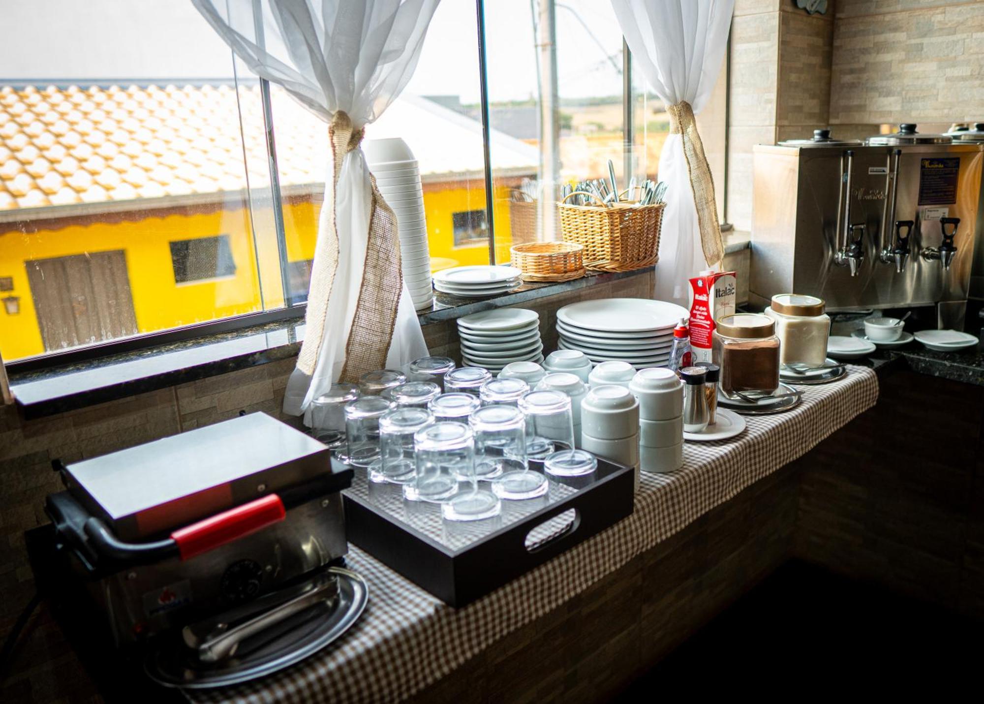 Hotel Nixon Proximo, Rodoviaria, Prefeitura E A Matriz Central Itai  ภายนอก รูปภาพ